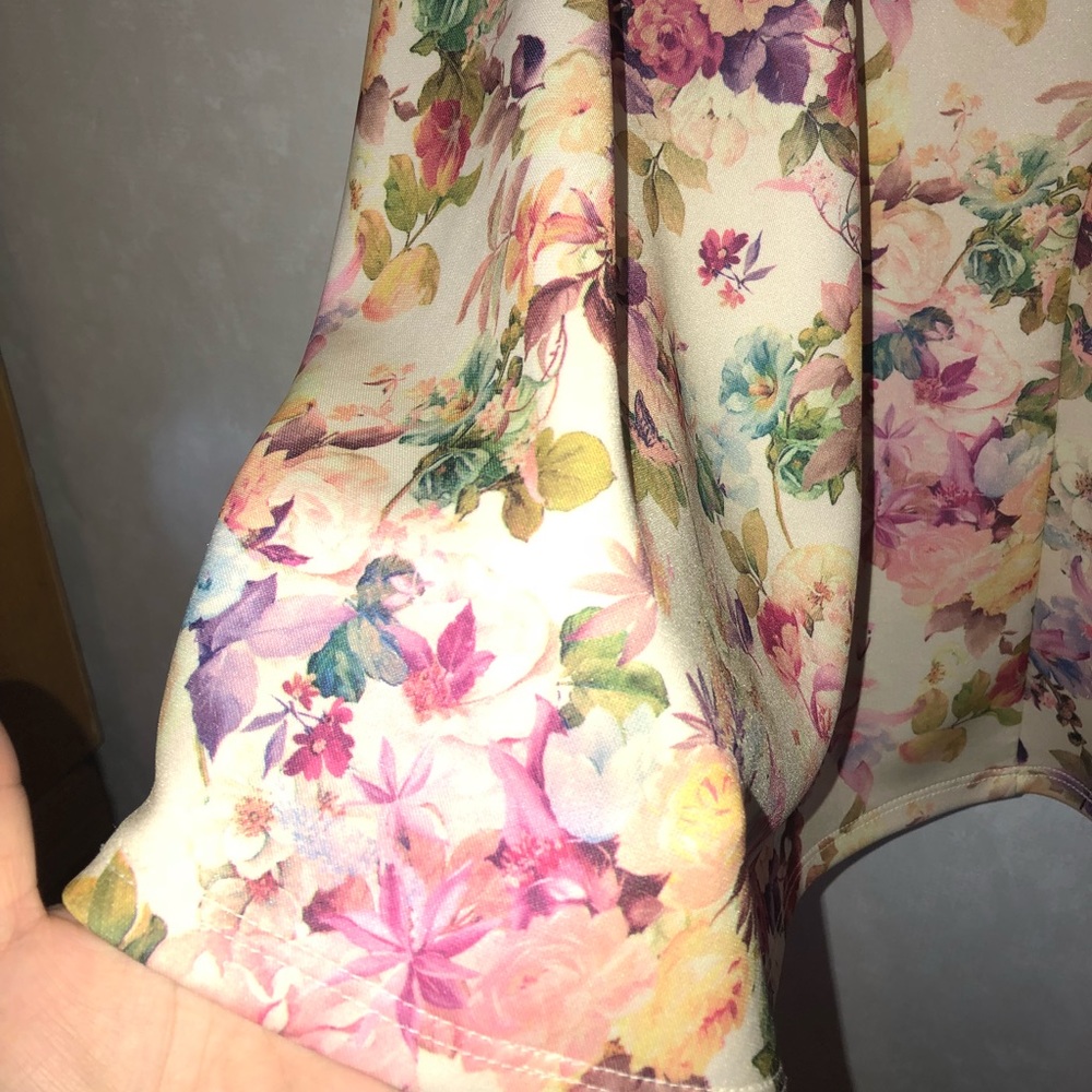 Dress - Picture 3 of 4
